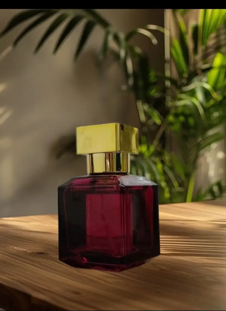 Envase Perf. cuadrado rojo 50ml